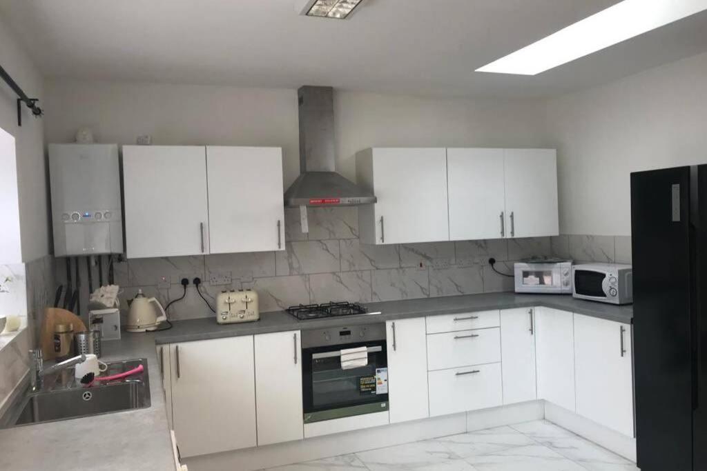 The Dartford Five Bedrooms Attractive House Dış mekan fotoğraf