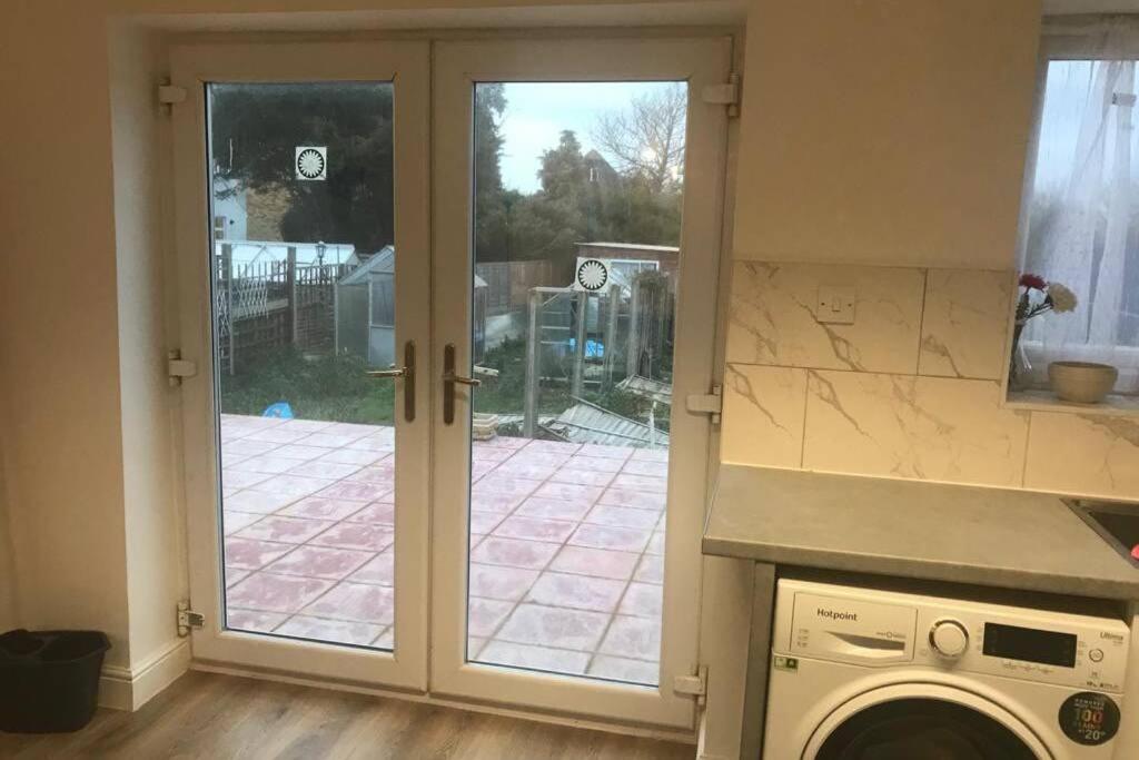 The Dartford Five Bedrooms Attractive House Dış mekan fotoğraf
